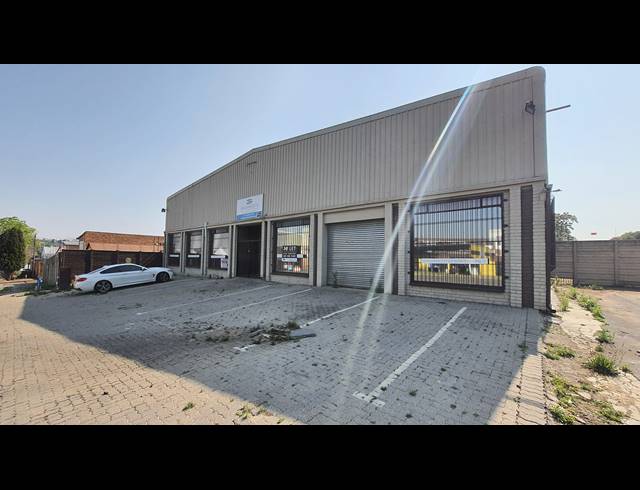 2,266M² WAREHOUSE SOLD IN EASTLEIGH